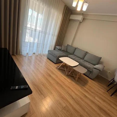 Liqeni New 地拉那